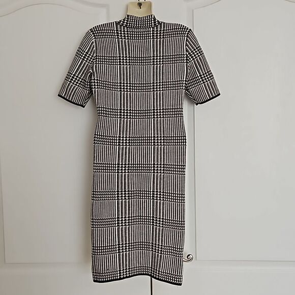 Chaps Women's Petite Houndstooth Sweater Pencil Midi Dress - Picture 4 of 16